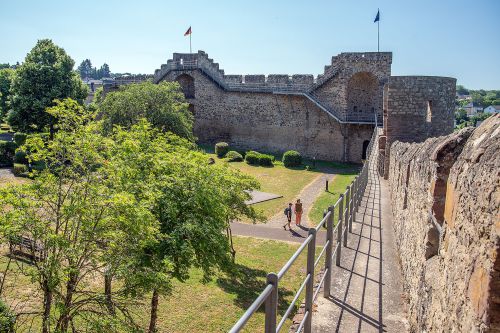 stadtmauer hillesheim foto jochen hank